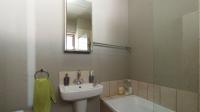 Bathroom 1 - 5 square meters of property in Ferndale - JHB