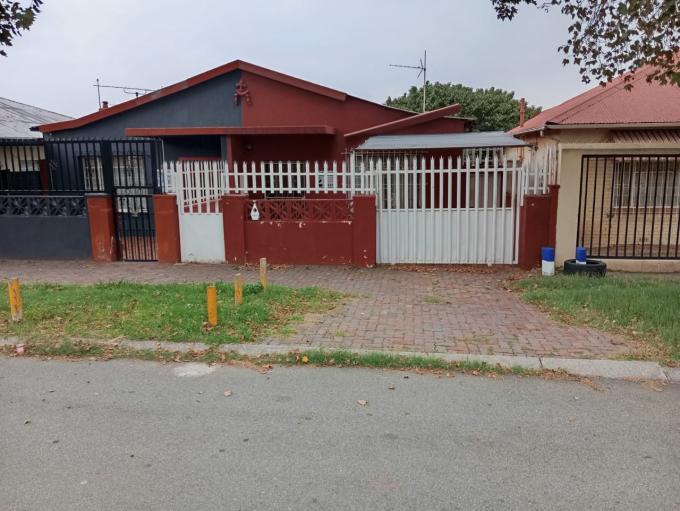 2 Bedroom House for Sale For Sale in Rosettenville - MR671316