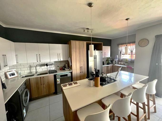 2 Bedroom Simplex to Rent in Centurion Central - Property to rent - MR671365