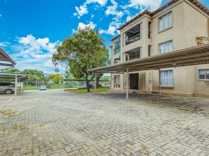 2 Bedroom Apartment for Sale For Sale in Weltevreden Park - MR671392