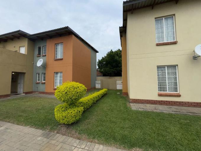 2 Bedroom Apartment for Sale For Sale in Waterval East - MR671704