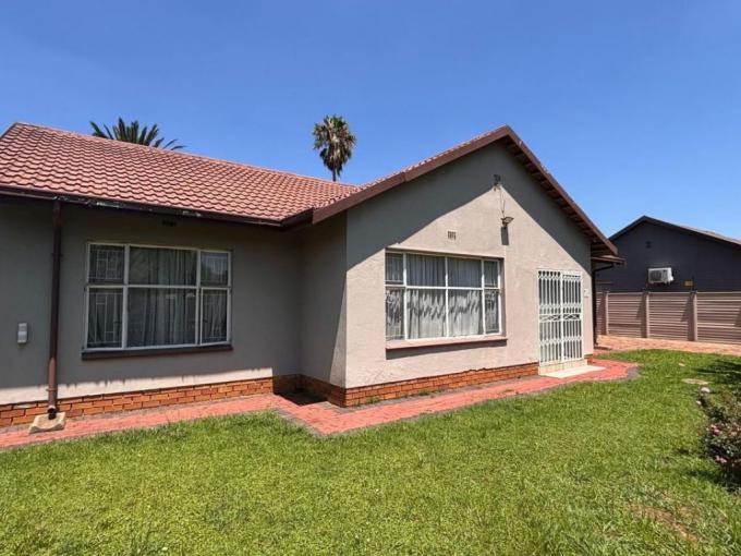 3 Bedroom House for Sale For Sale in Vanderbijlpark - MR671861