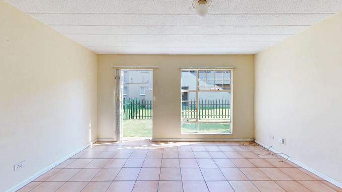 2 Bedroom Sectional Title for Sale For Sale in Ravenswood - MR673107