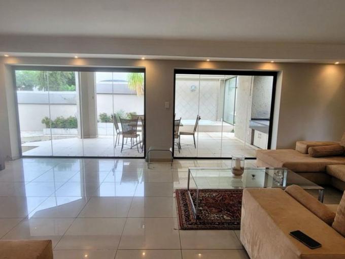3 Bedroom House for Sale For Sale in Morningside Manor - MR675074