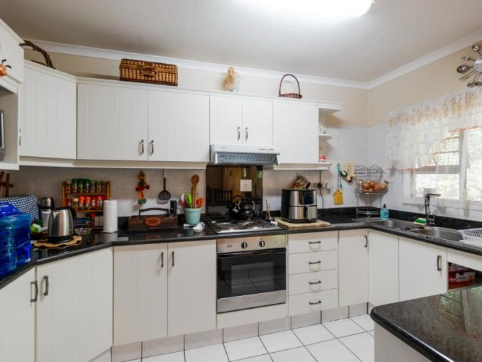 3 Bedroom Apartment for Sale For Sale in Amanzimtoti  - MR675141