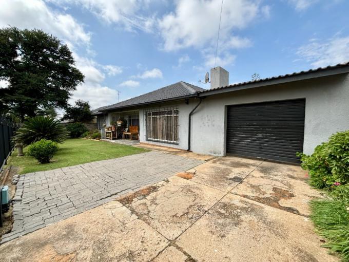 House for Sale For Sale in Tulisa Park - MR675461