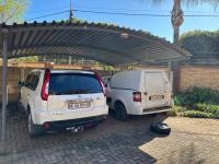 of property in Die Hoewes