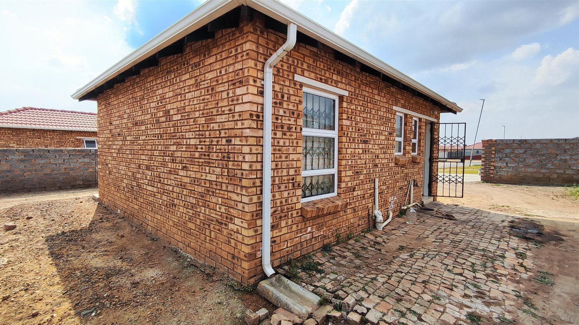 Daveyton Rdps Standard Bank EasySell 2 Bedroom Freehold Residence for Sale